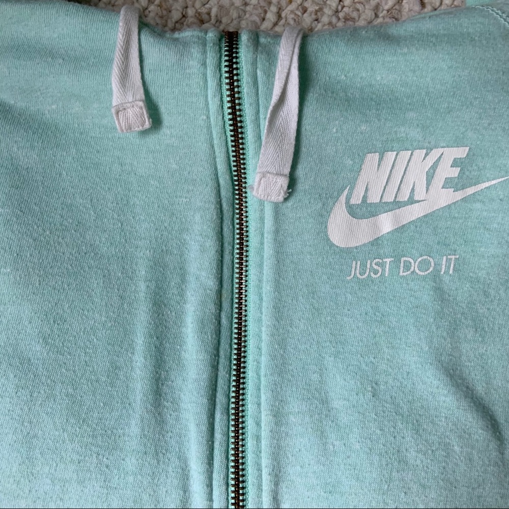 Nike zipup hoodie